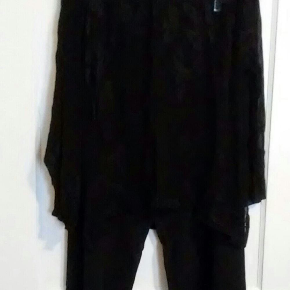 Women,s two pc pants suit.